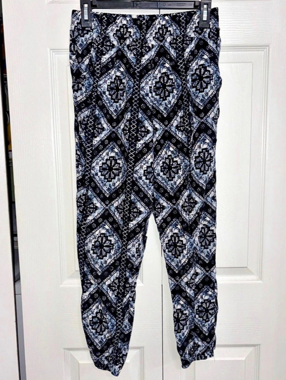 Aeropostale Women's Geometric Leggings Size Medium